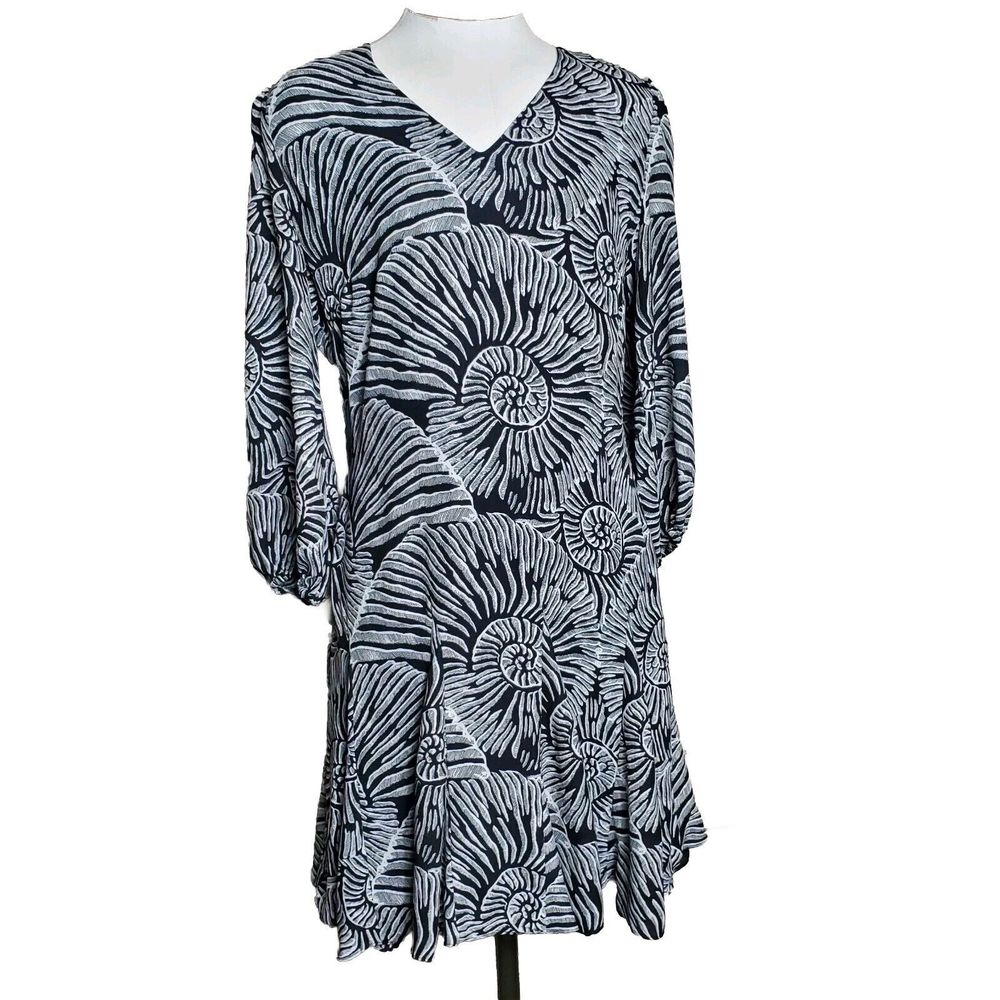 White House Black Market Dress Women's Size 4 Black Floral Shift 3/4 Sleeve Mini